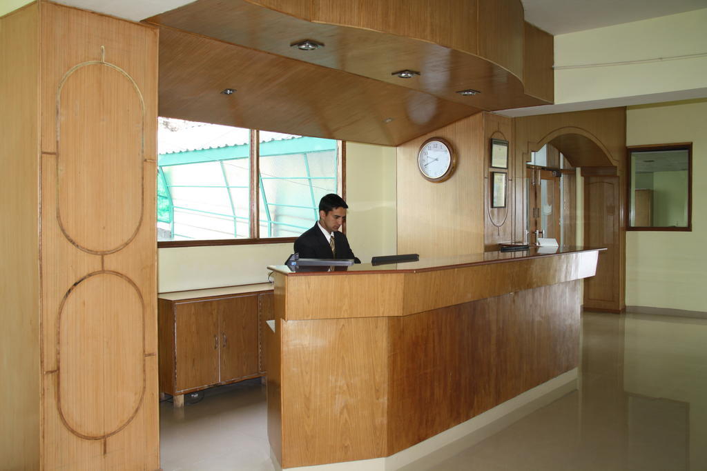 United 21 Resort Chail Esterno foto