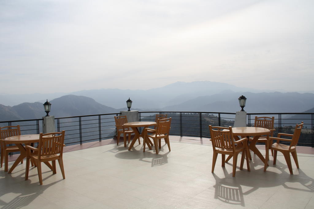 United 21 Resort Chail Esterno foto