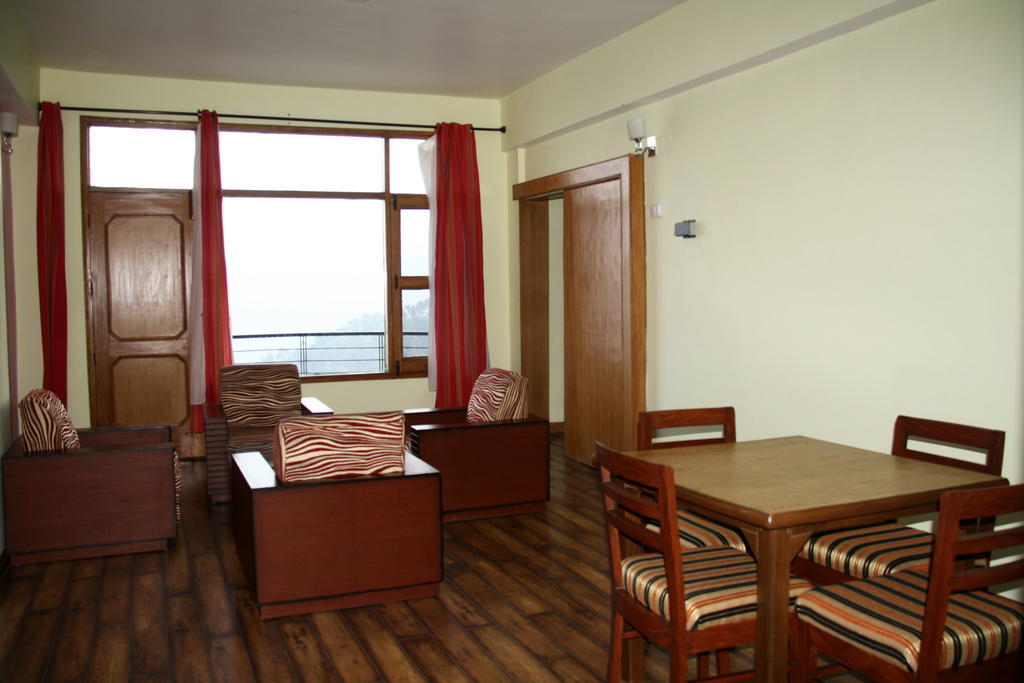 United 21 Resort Chail Esterno foto